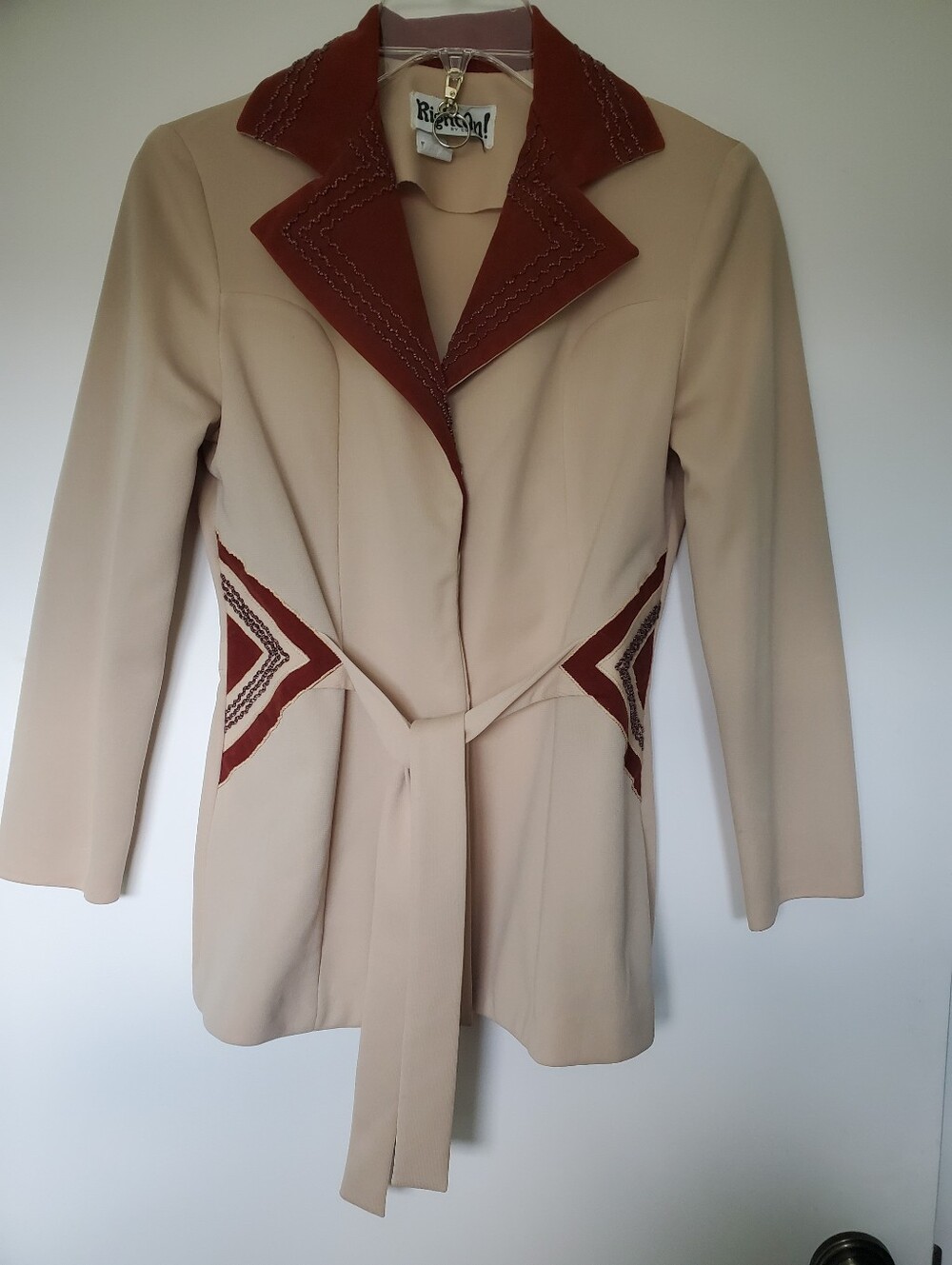 Vtg 70s Right On! by Estivo Belted Two Tone Safari Jacket Daggar Collar Beading